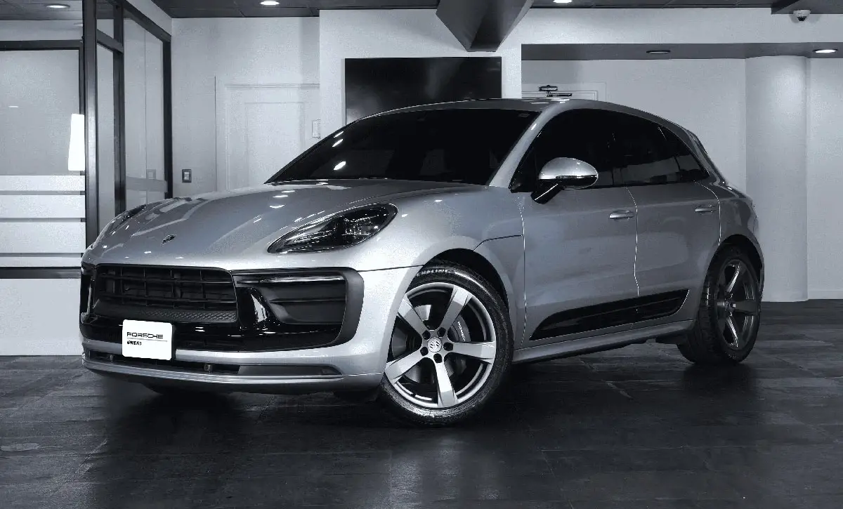 PORSCHE MACAN T