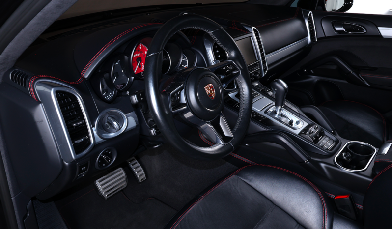 PORSCHE CAYENNE GTS 2016 lleno