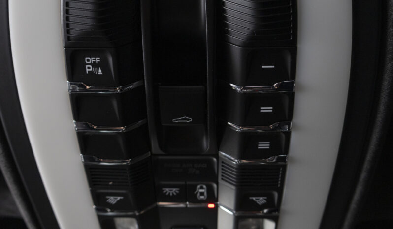 PORSCHE CAYENNE GTS 2016 lleno