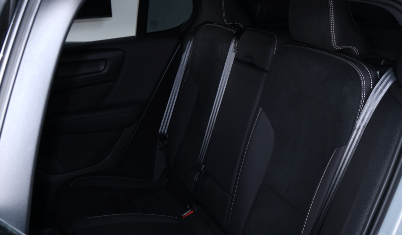 VOLVO C40 P8 2024 lleno