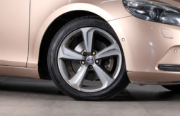 VOLVO V40 T4 2015 lleno