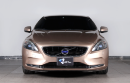VOLVO V40 T4 2015 lleno