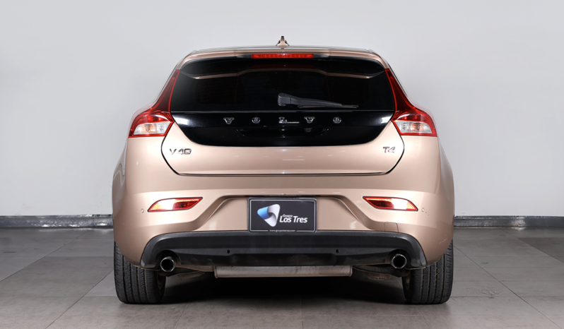 VOLVO V40 T4 2015 lleno