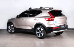 VOLVO XC40 B4 HYBRID 2024 lleno