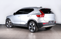 VOLVO XC40 B4 HYBRID 2024 lleno