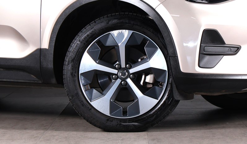 VOLVO XC40 B4 HYBRID 2024 lleno