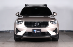 VOLVO XC40 B4 HYBRID 2024 lleno