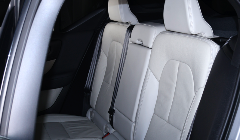 VOLVO XC40 B4 HYBRID 2024 lleno