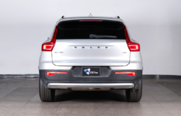 VOLVO XC40 B4 HYBRID 2024 lleno