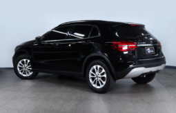 MERCEDES BENZ GLA 180 2018 lleno