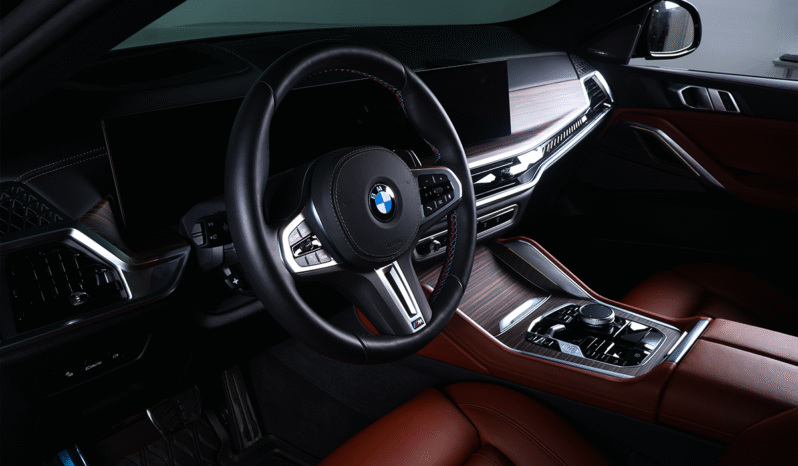 BMW X6 M60i 2025 lleno