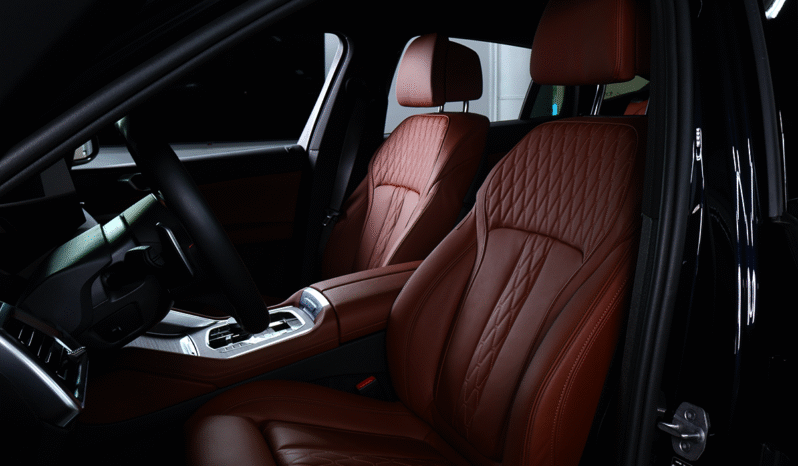 BMW X6 M60i 2025 lleno