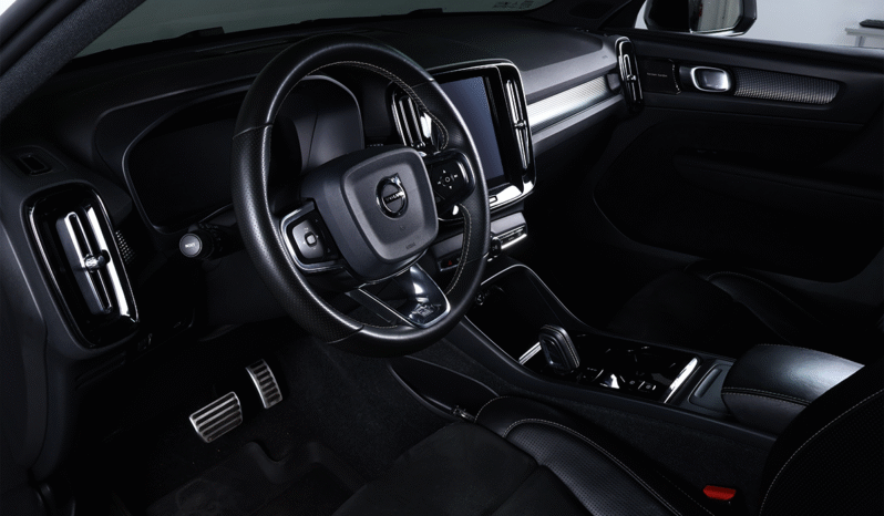 VOLVO XC40 T4 R 2020 lleno
