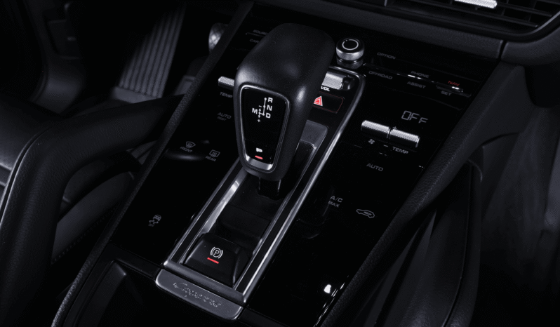 Porsche Cayenne – 2020 lleno