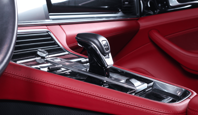 Porsche Panamera 4S E-Hybrid – 2021 lleno