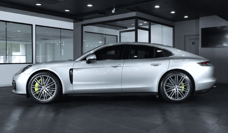 Porsche Panamera 4S E-Hybrid – 2021 lleno