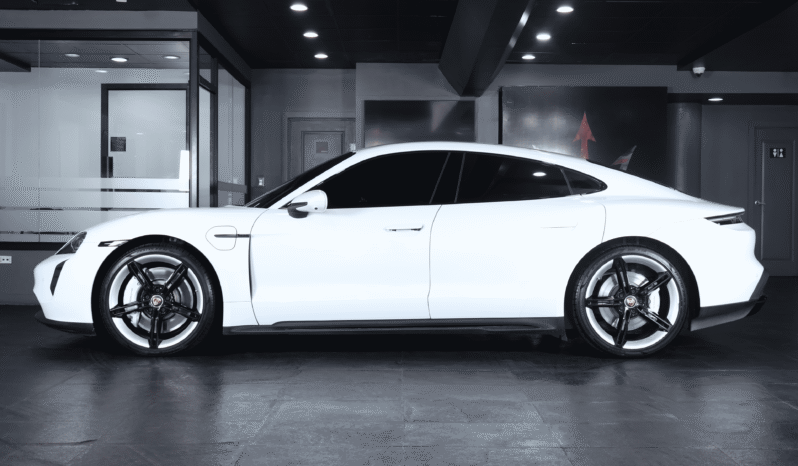Porsche Taycan GTS – 2022 lleno