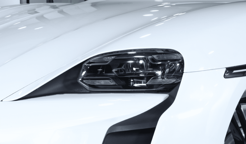 Porsche Taycan GTS – 2022 lleno