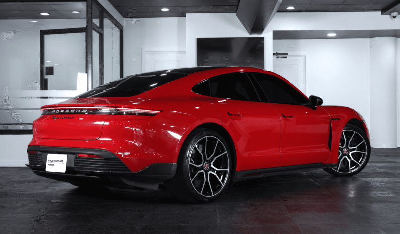 Porsche Taycan Turbo S 2023 lleno