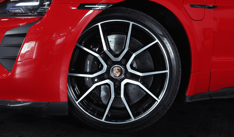 Porsche Taycan Turbo S 2023 lleno