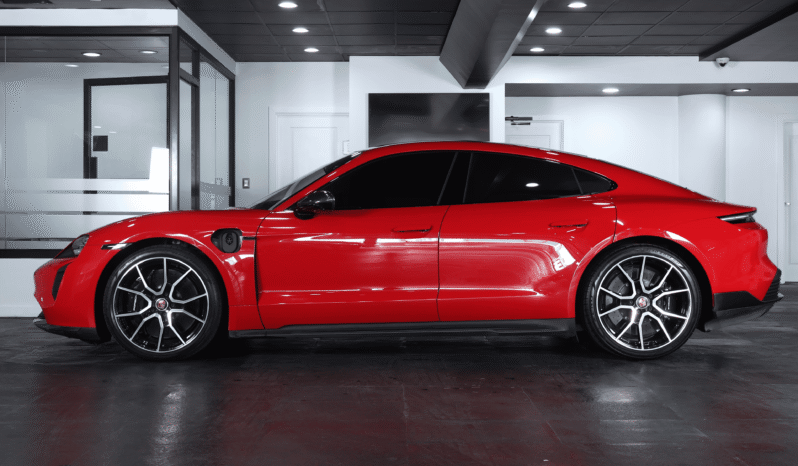 Porsche Taycan Turbo S 2023 lleno