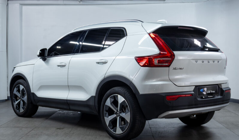 Volvo XC40 B4 – 2023 lleno