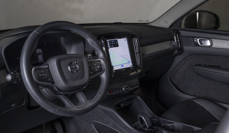 Volvo XC40 B4 – 2023 lleno