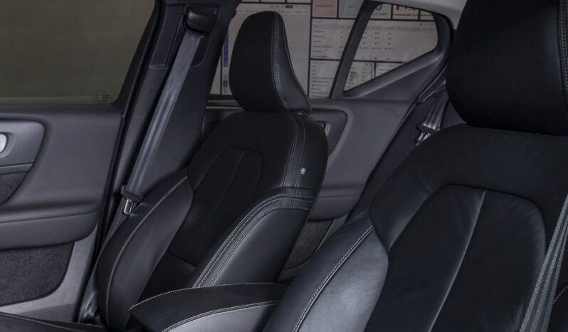 Volvo XC40 B4 – 2023 lleno