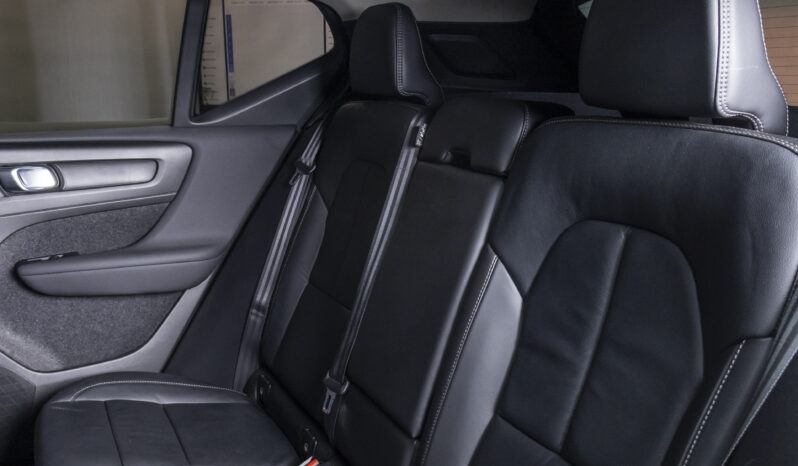 Volvo XC40 B4 – 2023 lleno