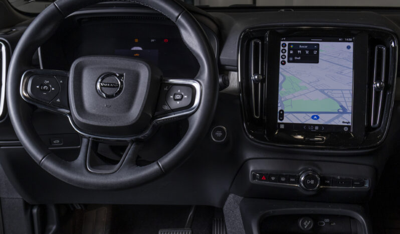 Volvo XC40 B4 – 2023 lleno