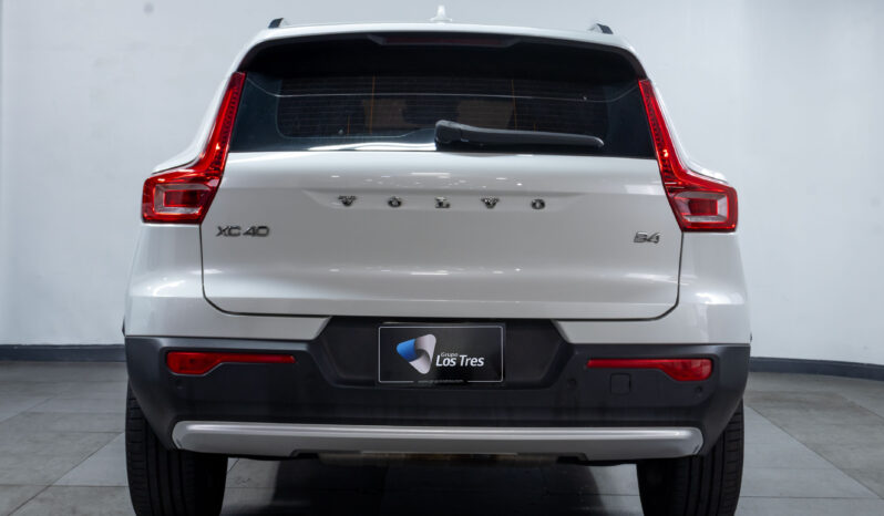 Volvo XC40 B4 – 2023 lleno