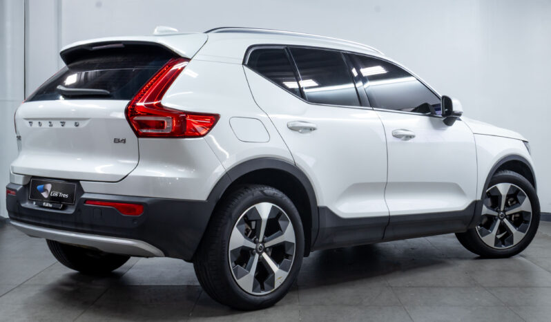 Volvo XC40 B4 – 2023 lleno