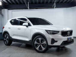 Volvo XC40 B4 – 2023 lleno