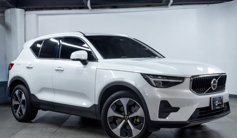 Volvo XC40 B4 – 2023 lleno