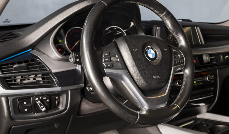 BMW X5 X DriveD- 2017 lleno