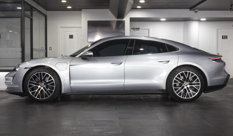 Porsche Taycan – 2021 lleno