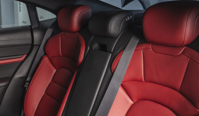 Porsche Taycan – 2021 lleno