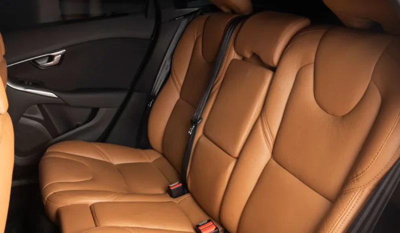 Volvo V40 T4 – 2017 lleno