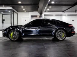 Porsche Panamera Turbo E-Hybrid – 2024 lleno