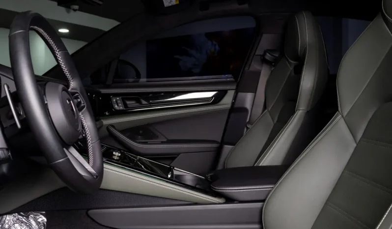Porsche Panamera Turbo E-Hybrid – 2024 lleno