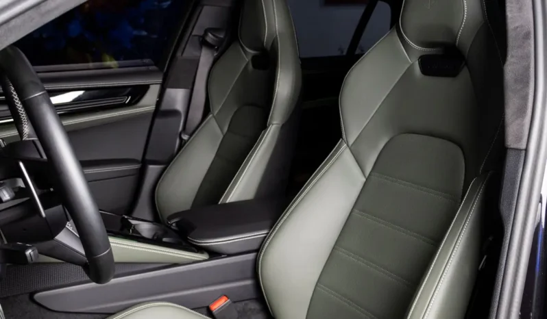 Porsche Panamera Turbo E-Hybrid – 2024 lleno