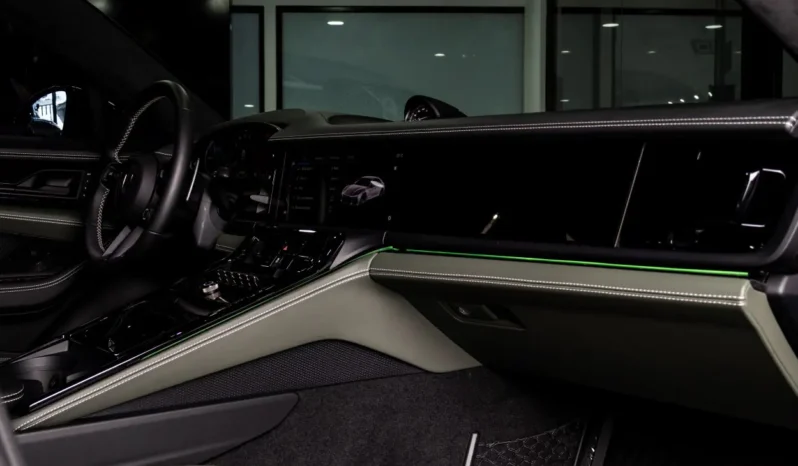 Porsche Panamera Turbo E-Hybrid – 2024 lleno