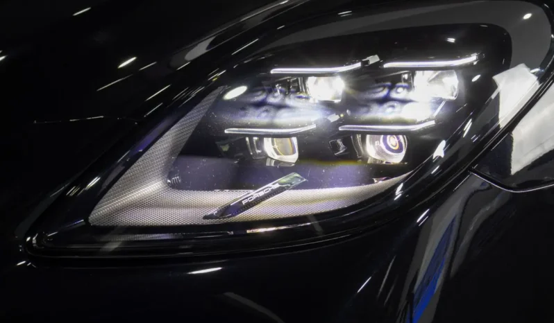 Porsche Panamera Turbo E-Hybrid – 2024 lleno