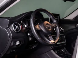Mercedes Benz – GLA180 – 2018 lleno