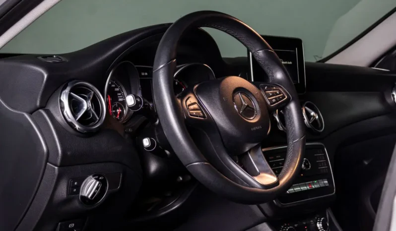 Mercedes Benz – GLA180 – 2018 lleno