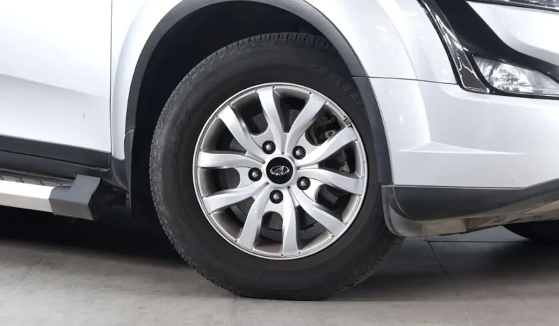 MAHINDRA XUV 500 – 2021 lleno