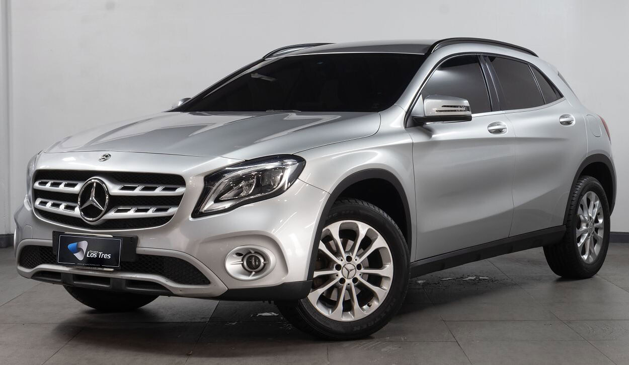 Mercedes Benz  GLA 180