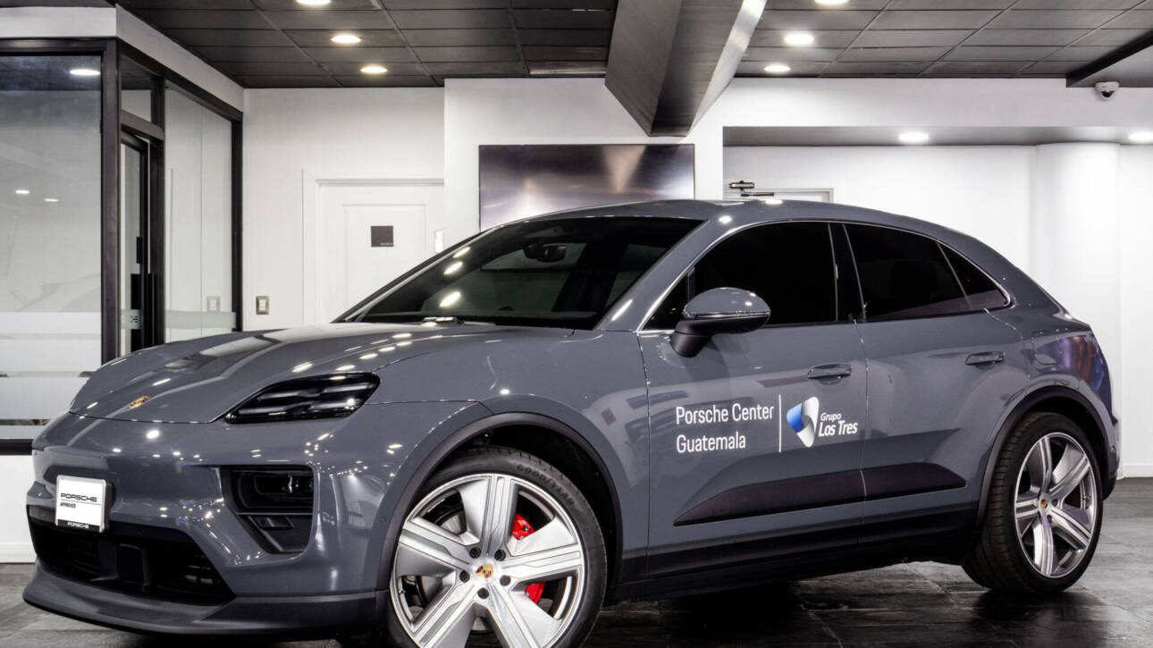 Porsche  Macan 4S Electric