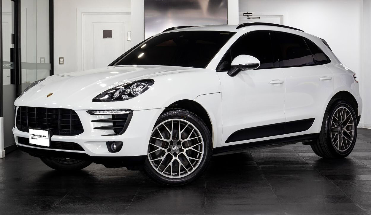 Porsche  Macan