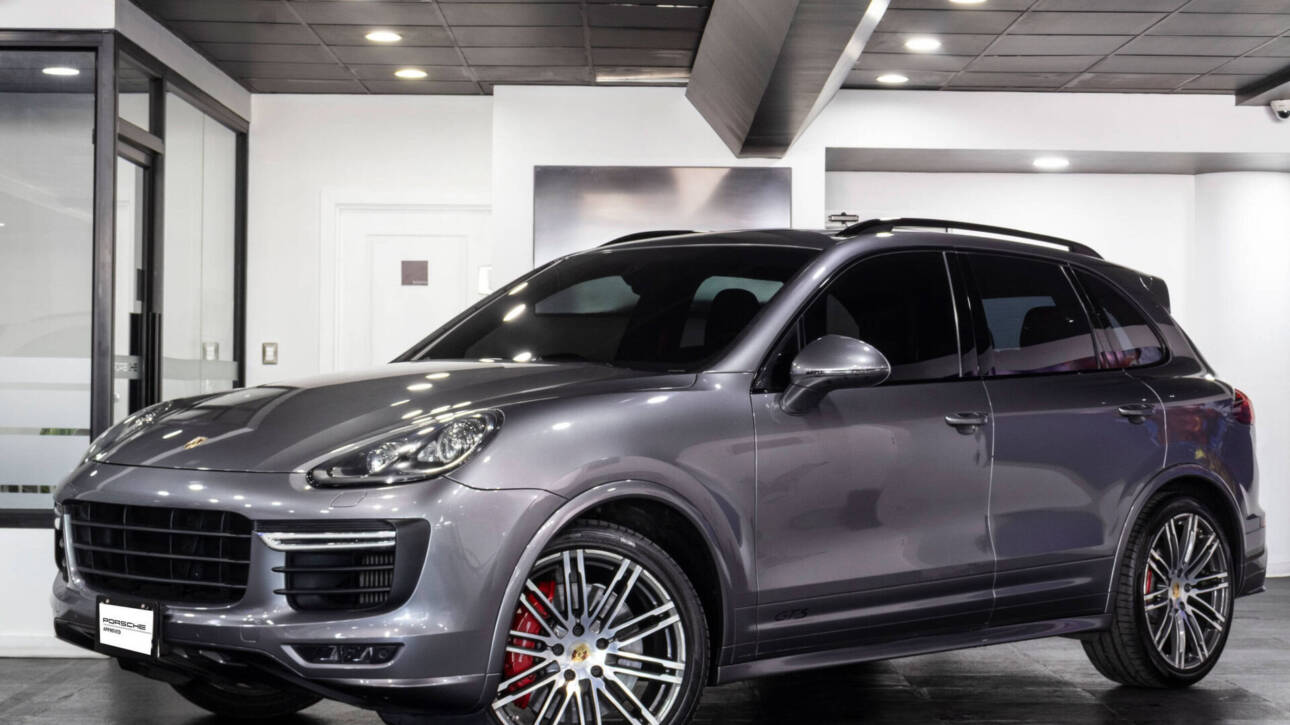 Porsche  Cayenne GTS